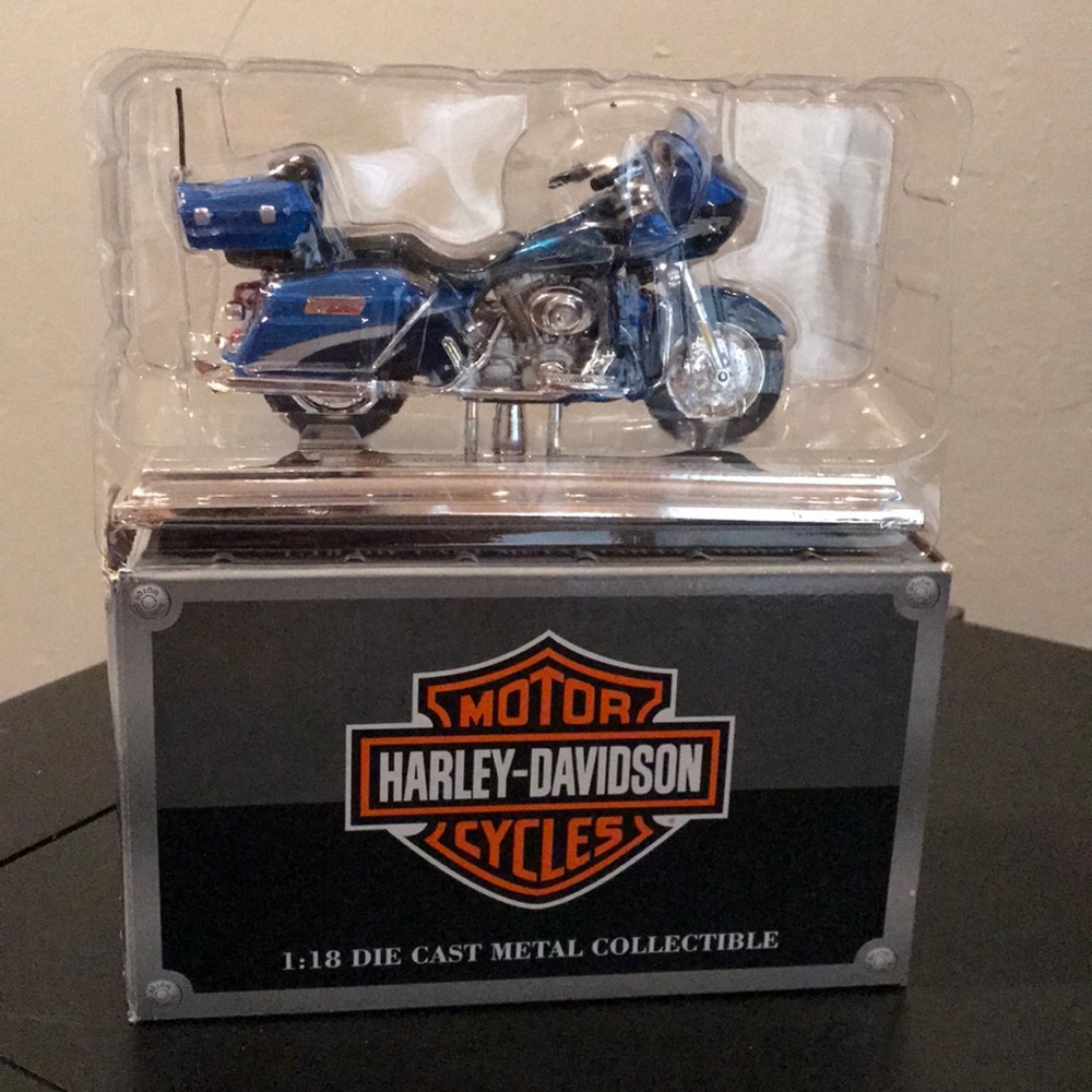 HARLEY-DAVIDSON SCREAMIN EAGLE ROAD GLIDE